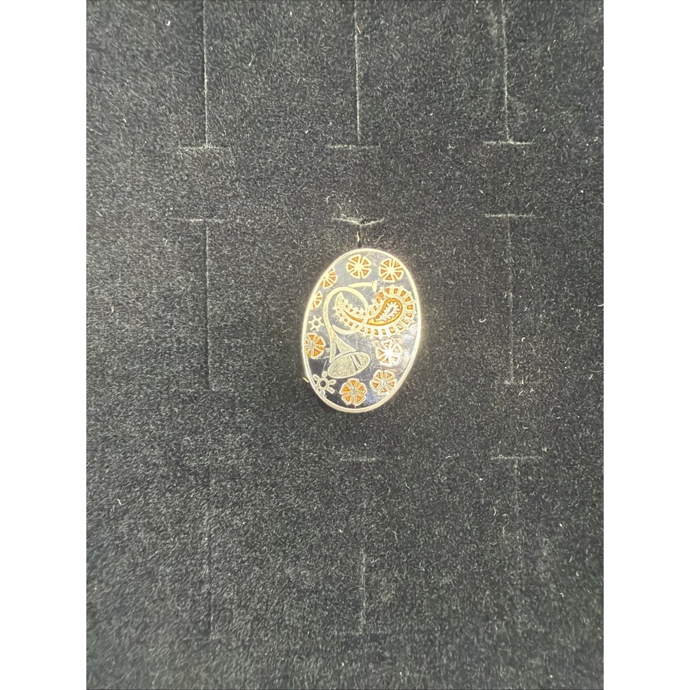 Shields‎ gold-tone tie bar featuring a French horn